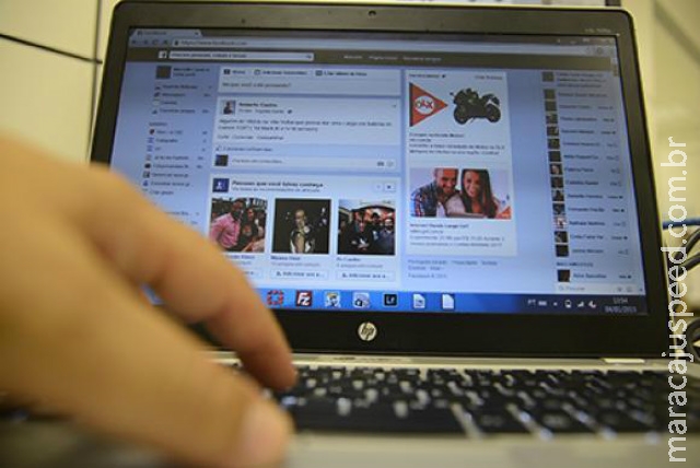 Adolescentes e a internet: como navegar na rede com segurança Adolescentes e a internet: como navegar na rede com segurança