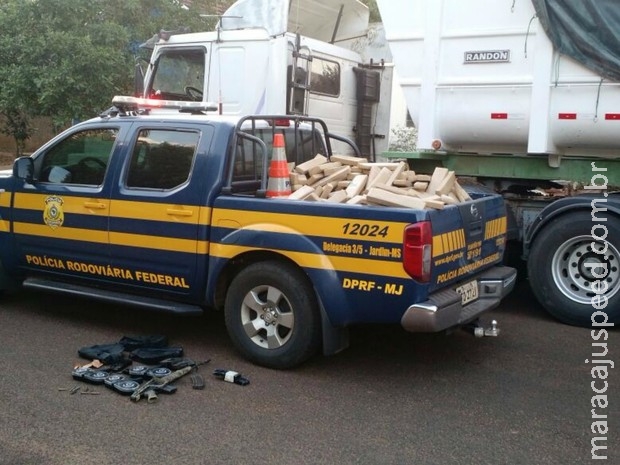 Polícia apreende 1,5 t de maconha e fuzil em carga de calcário em MS