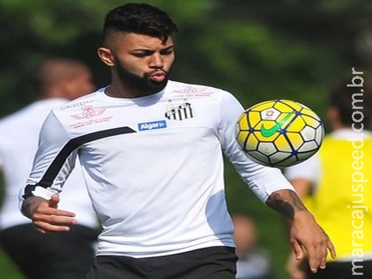 Entenda por que Gabriel ainda não renovou contrato com o Santos 