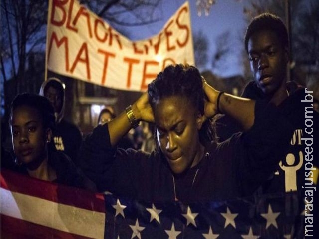 Maioria dos negros americanos diz ser tratada injustamente e que igualdade racial não foi alcançada Maioria dos negros americanos diz ser tratada injustamente e que igualdade racial não foi alcançada