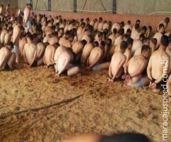 Após fracasso de golpe, militares turcos são presos e expostos a humilhações Após fracasso de golpe, militares turcos são presos e expostos a humilhações