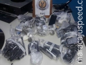 Droga, balança e 63 celulares são apreendidos em pente-fino na Máxima