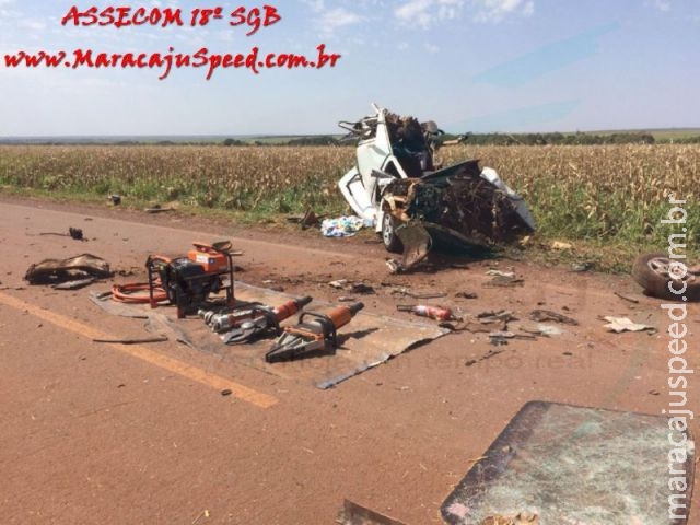 Acidente na Rodovia MS-162 deixa três vítimas fatais, após colisão frontal entre veículo Mercedes e veículo Santana