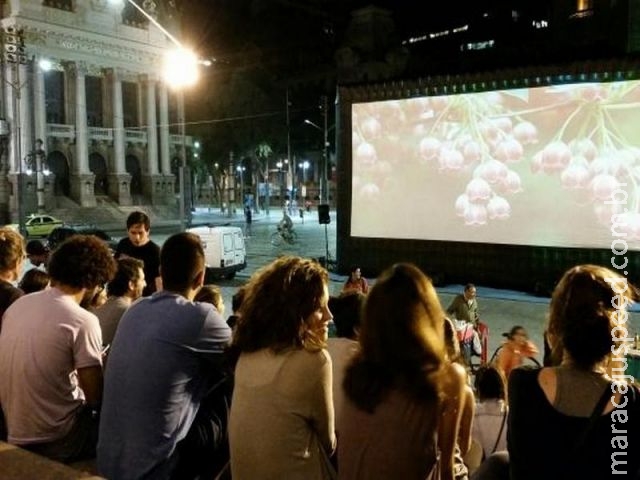 Movimento antiausteridade faz desabertura da Olimpíada na Cinelândia Movimento antiausteridade faz desabertura da Olimpíada na Cinelândia