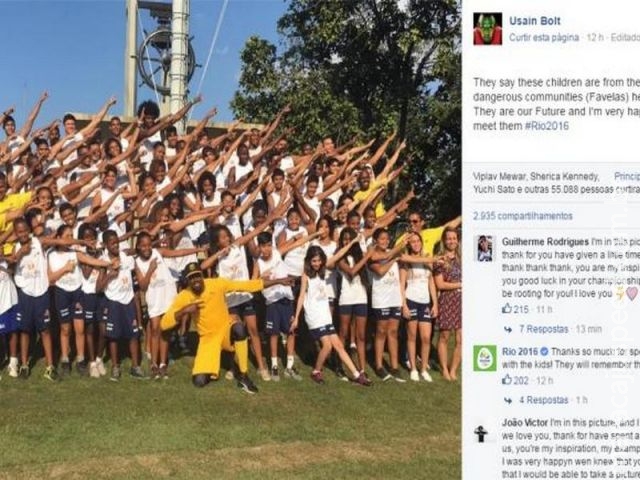Durante treino no Rio, Usain Bolt inspira jovens atletas cariocas