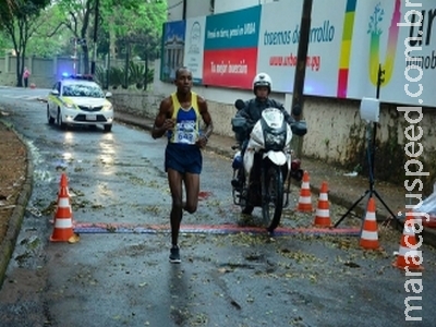Atleta de Mato Grosso do Sul vence Meia Maratona em Assunção Atleta de Mato Grosso do Sul vence Meia Maratona em Assunção