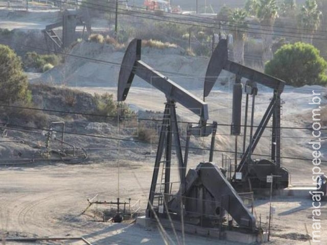 Dívida de grandes petrolíferas duplica em 2 anos devido à crise de preços Dívida de grandes petrolíferas duplica em 2 anos devido à crise de preços
