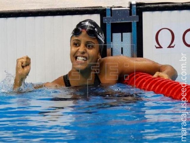 Etiene Medeiros avança para as semifinais dos 50m livre Etiene Medeiros avança para as semifinais dos 50m livre
