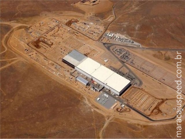 A megafábrica do visionário americano que promete revolucionar os transportes e a energia A megafábrica do visionário americano que promete revolucionar os transportes e a energia