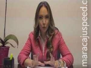 Ministro leva bronca da filha: Nós trabalhamos tanto quanto o senhor Ministro leva bronca da filha: Nós trabalhamos tanto quanto o senhor