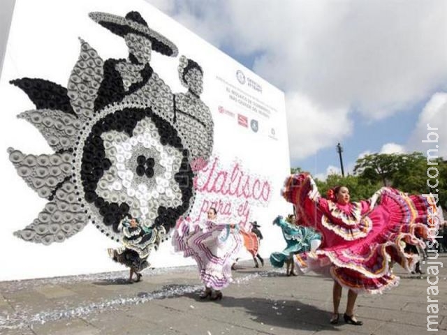 Guadalajara bate Recorde Guinness com mosaico gigante de chapéus típicos