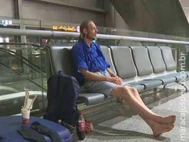 Holandês aguarda 10 dias em aeroporto chinês por amor online