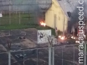 Governador fala em briga de facções e não descarta novas rebeliões em MS Governador fala em briga de facções e não descarta novas rebeliões em MS