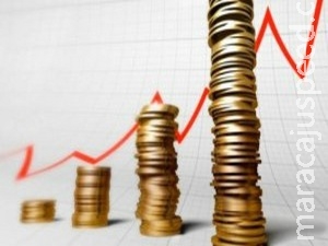 Mercado estima que queda do PIB passe de 3,27% para 3,24% este ano Mercado estima que queda do PIB passe de 3,27% para 3,24% este ano