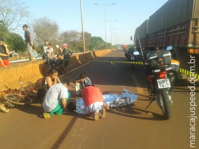 Homem perde controle da moto, bate em guard rail e morre