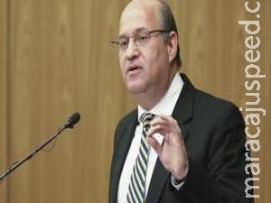Brasil deve se manter atento a eventuais crises externas, diz presidente do BC Brasil deve se manter atento a eventuais crises externas, diz presidente do BC
