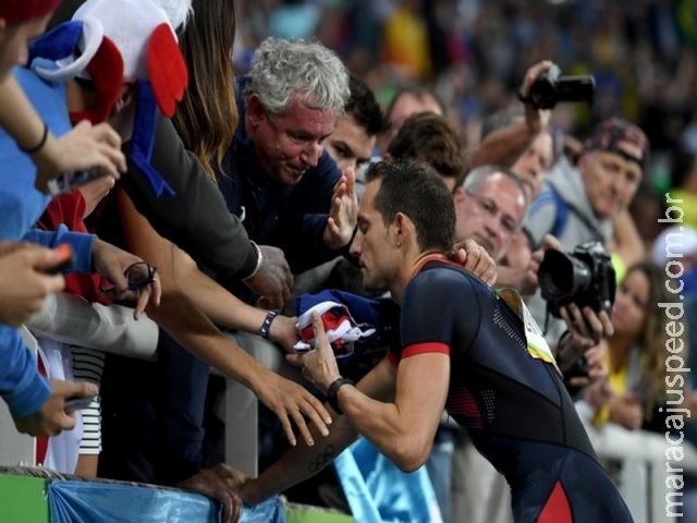 Prata, francês reclama de vaias da torcida e diz que não houve fair play Prata, francês reclama de vaias da torcida e diz que não houve fair play