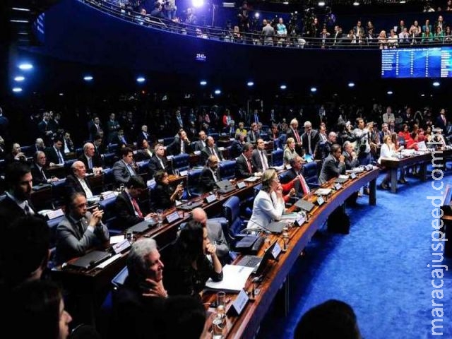 Maioria dos senadores discursa a favor do impeachment; votação será às 11h Maioria dos senadores discursa a favor do impeachment; votação será às 11h