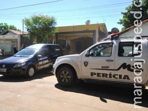 Acamada e aos 94 anos, idosa passa três dias com o filho morto em casa Acamada e aos 94 anos, idosa passa três dias com o filho morto em casa