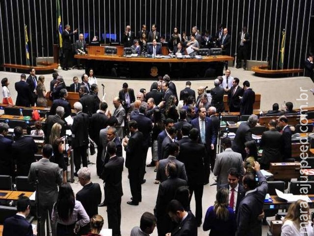 Deputados tiram superfolga 12 dias após voltar de recesso Deputados tiram superfolga 12 dias após voltar de recesso