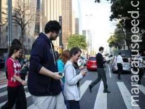 Internet móvel do Brasil é 57ª mais rápida Internet móvel do Brasil é 57ª mais rápida