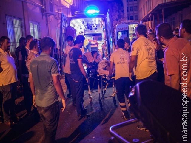 Menino-bomba deixa mais de 50 mortos em casamento na Turquia Menino-bomba deixa mais de 50 mortos em casamento na Turquia