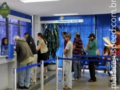 Primeira parcela do 13º salário começa ser paga hoje a beneficiários do INSS Primeira parcela do 13º salário começa ser paga hoje a beneficiários do INSS