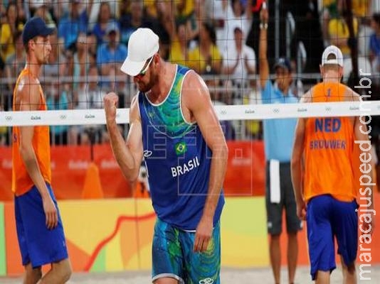 Alison e Bruno batem holandeses e vão buscar o ouro nas areias de Copacabana Alison e Bruno batem holandeses e vão buscar o ouro nas areias de Copacabana