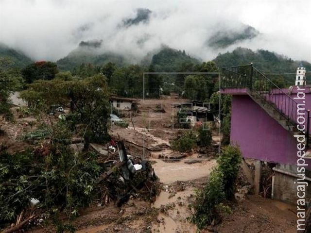 Resquícios da tempestade tropical Earl deixam 45 mortos no México