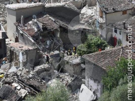 Terremoto de 6 graus mata mais de 20 na Itália Terremoto de 6 graus mata mais de 20 na Itália