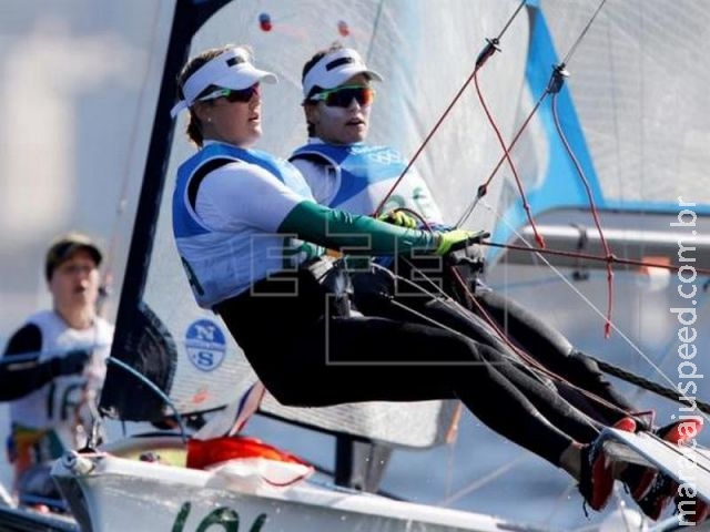 Martine Grael e Kahena Kunze vencem regata decisiva e conquistam ouro inédito Martine Grael e Kahena Kunze vencem regata decisiva e conquistam ouro inédito
