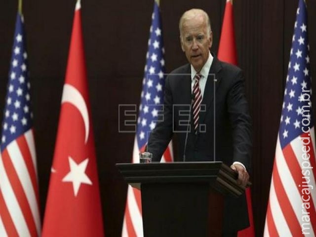Biden nega que EUA soubessem de golpe e promete cooperar com a Turquia Biden nega que EUA soubessem de golpe e promete cooperar com a Turquia