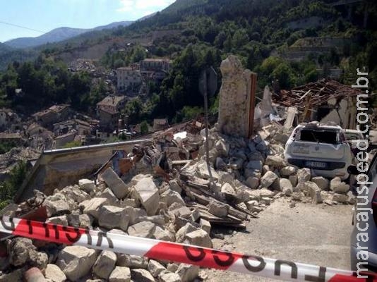 Itália decreta emergência em áreas afetadas por terremoto Itália decreta emergência em áreas afetadas por terremoto