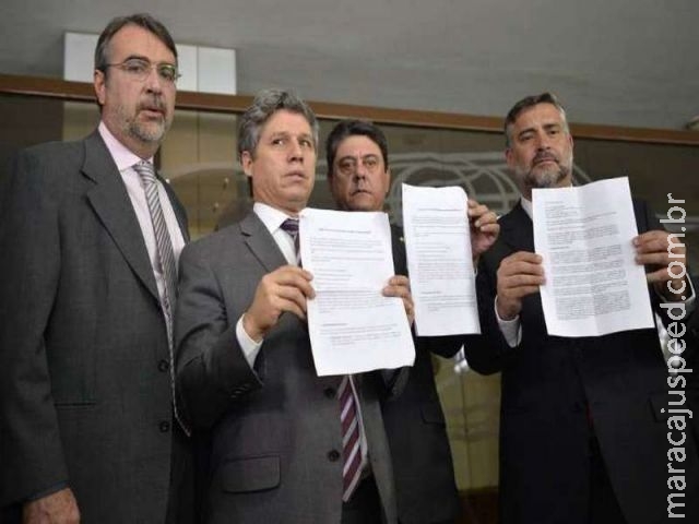 O PT pede proteção internacional diante da iminência do impeachment de Dilma O PT pede proteção internacional diante da iminência do impeachment de Dilma