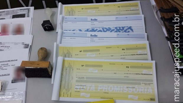 Homem vestido de bombeiro é preso suspeito de estelionato