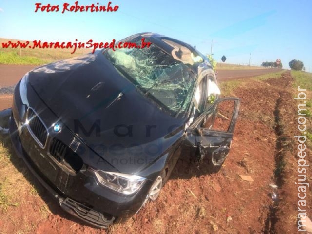 Consul do Paraguai capota veículo BMW na MS-162 próximo de Maracaju