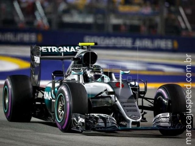 Rosberg vence em Cingapura e tira de Hamilton liderança do Mundial de F-1 Rosberg vence em Cingapura e tira de Hamilton liderança do Mundial de F-1