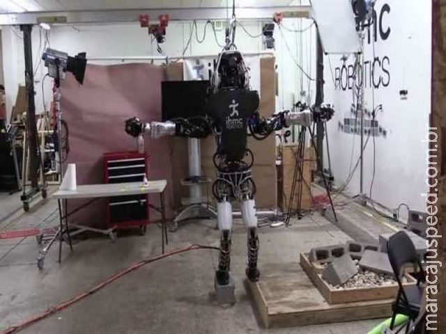  Robô humanoide Atlas continua a evoluir e agora se equilibra muito bem