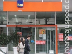 Sem previsão para acabar, greve paralisa 136 agências bancárias Sem previsão para acabar, greve paralisa 136 agências bancárias
