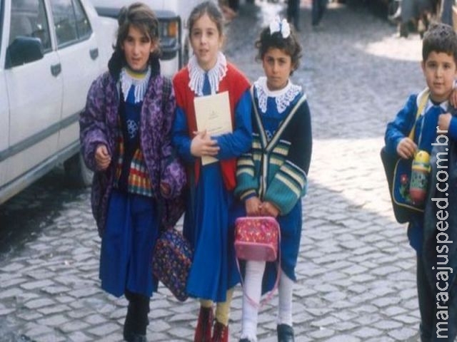 Por que milhares de professores não voltaram às escolas após as férias na Turquia Por que milhares de professores não voltaram às escolas após as férias na Turquia