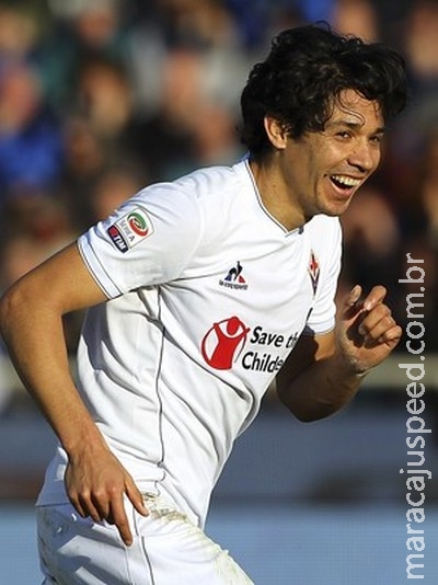 Milan acerta com Fiorentina o empréstimo de Matías Fernández Milan acerta com Fiorentina o empréstimo de Matías Fernández