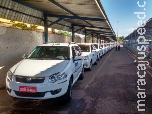 Mesmo divididos, taxistas garantem que não haverá " guerra " contra Uber Mesmo divididos, taxistas garantem que não haverá " guerra " contra Uber