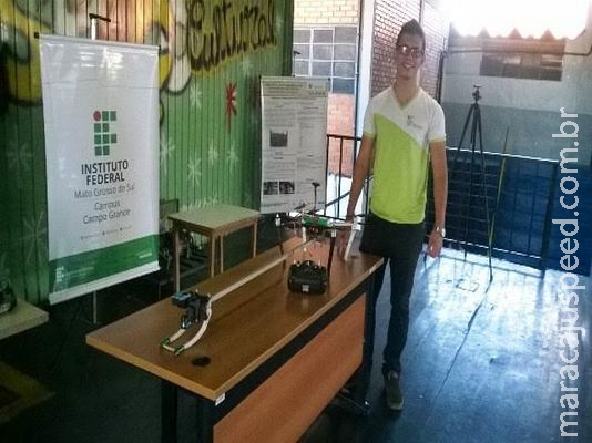 Estudantes do IFMS criam drone para combater pragas nas lavouras Estudantes do IFMS criam drone para combater pragas nas lavouras