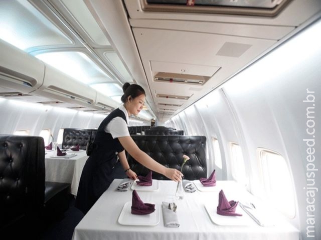  Avião aposentado é transformado em restaurante temático na China 