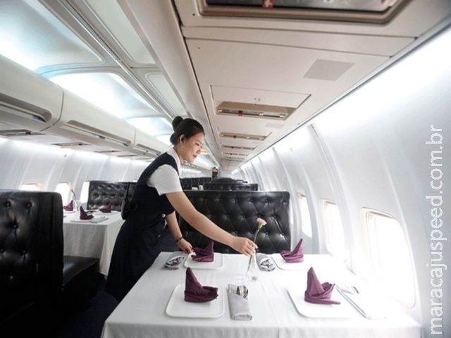 Avião aposentado é transformado em restaurante temático na China Avião aposentado é transformado em restaurante temático na China