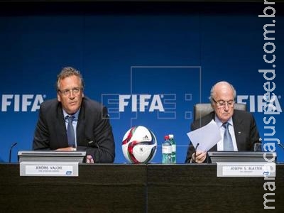 Fifa abre expedientes administrativos contra Blatter e Valcke Fifa abre expedientes administrativos contra Blatter e Valcke