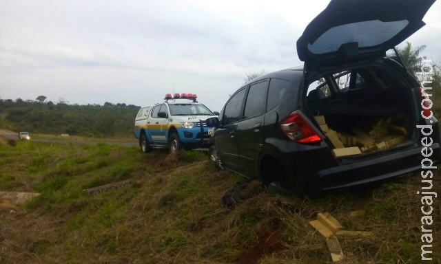 Carro é abandonado na MS-156 com 507 quilos de droga
