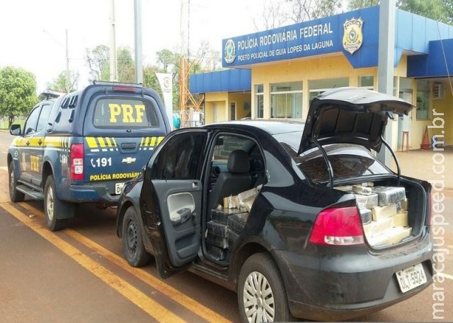 PRF apreende 603 kg de maconha na BR-060, condutor empreendeu fuga em alta velocidade com veículo com placas de Maracaju