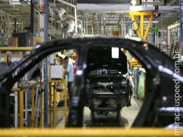 PIB brasileiro segue em queda, mas retomada econômica pode vir antes do previsto, diz OCDE PIB brasileiro segue em queda, mas retomada econômica pode vir antes do previsto, diz OCDE