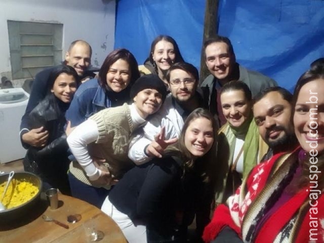 Inspirados nos pais, primeiros melhores amigos fazem jantar a cada 15 dias Inspirados nos pais, primeiros melhores amigos fazem jantar a cada 15 dias
